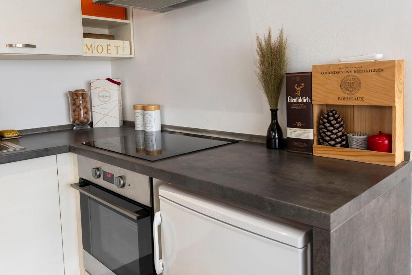 ברטיסלאבה Vip Apartment In Old Town With Free Parking מראה חיצוני תמונה