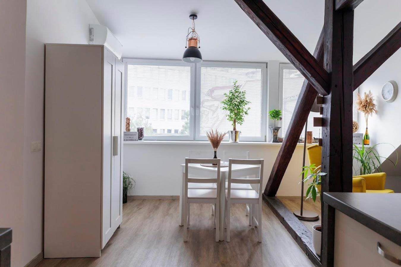 ברטיסלאבה Vip Apartment In Old Town With Free Parking מראה חיצוני תמונה