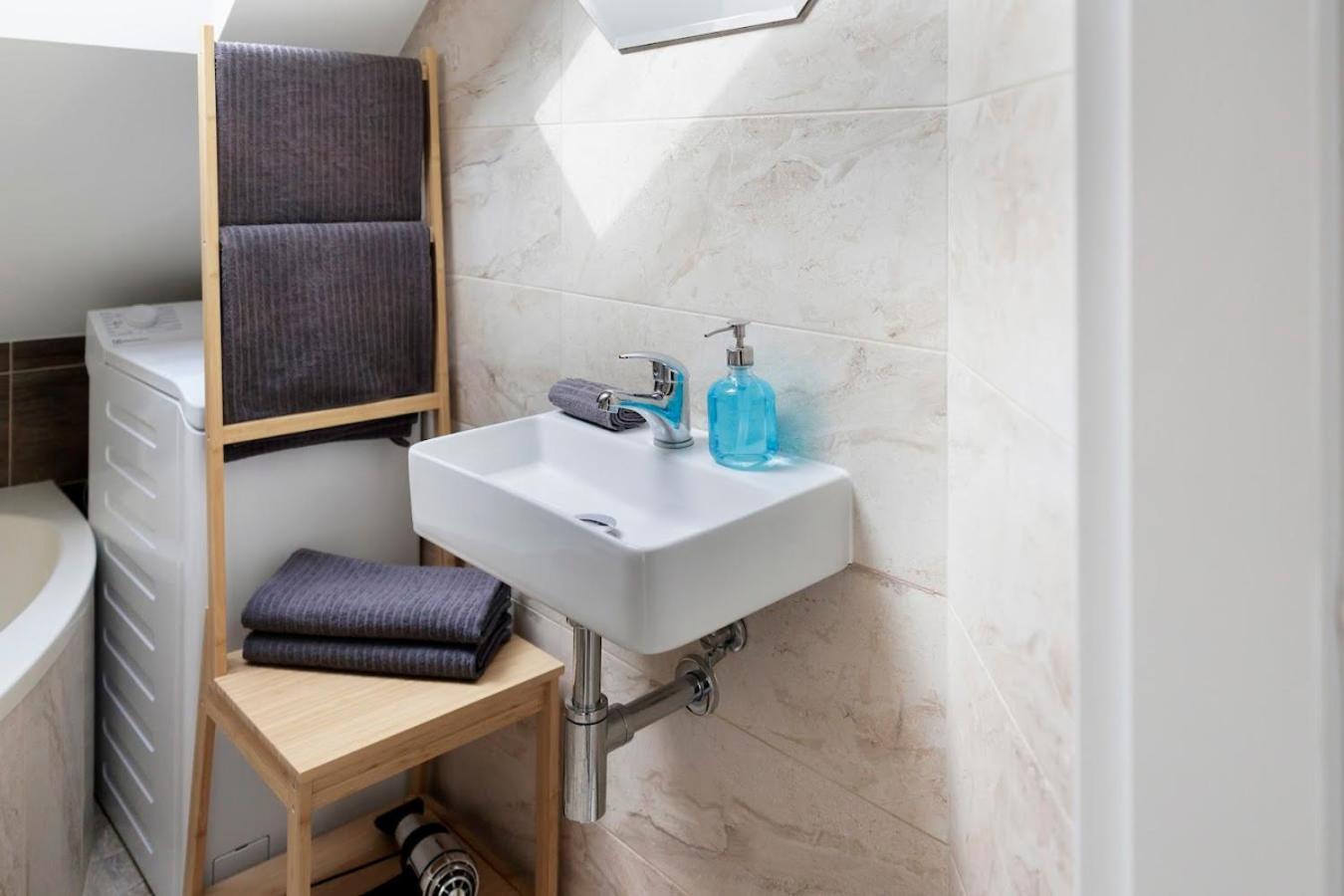 ברטיסלאבה Vip Apartment In Old Town With Free Parking מראה חיצוני תמונה