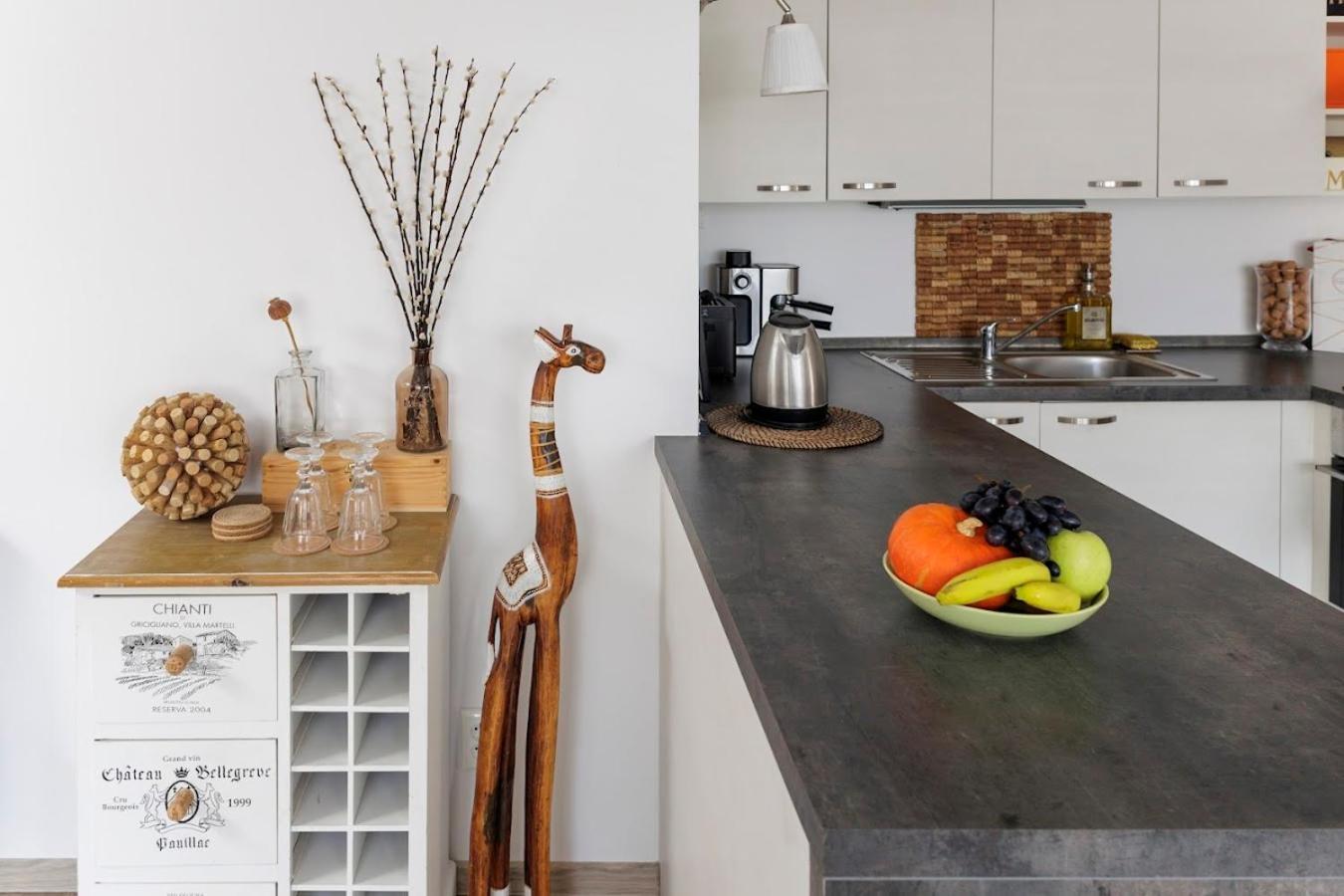 ברטיסלאבה Vip Apartment In Old Town With Free Parking מראה חיצוני תמונה